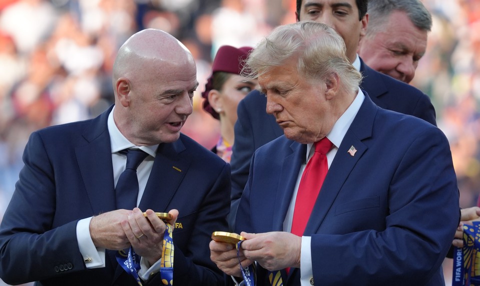 Trumpa vypískali na finále. Argentíčan mu nepodal ruku a španielsky kapitán ho vyháňal z pódia