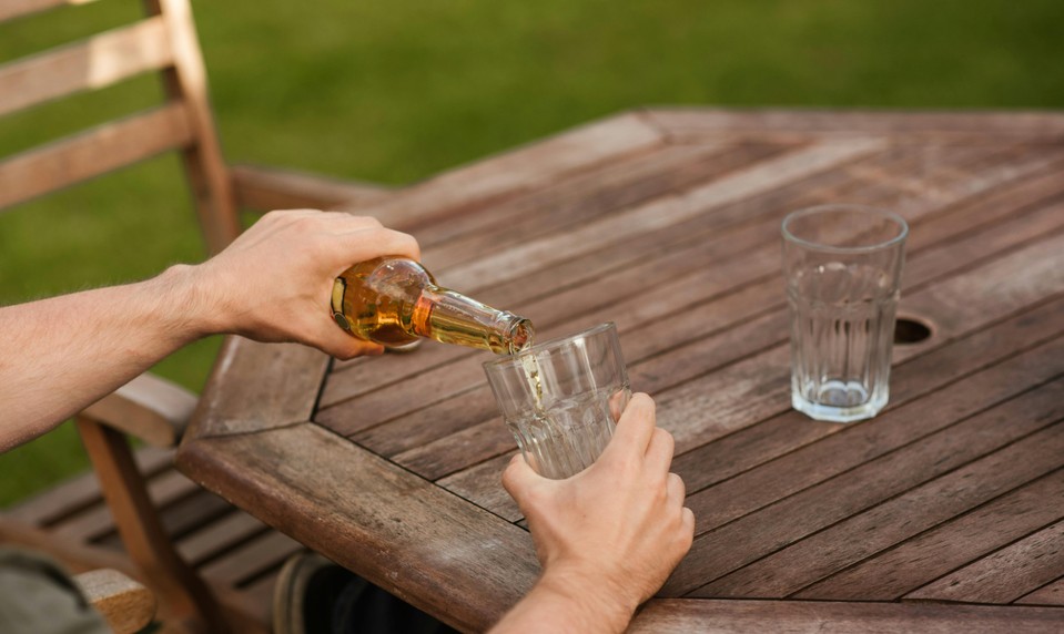 Naša susedná krajina obmedzuje predaj alkoholu. V noci ho už ľudia nekúpia