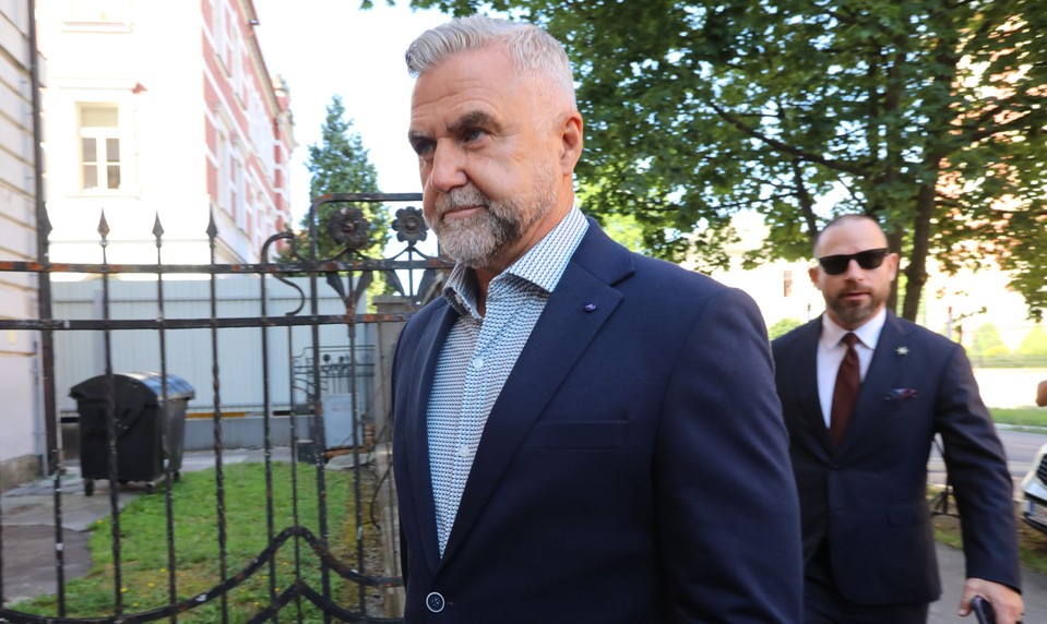 Mal by Tibor Gašpar odstúpiť pre kauzu Očistec? Prieskum JOJ 24 ukázal, že Slováci v tom majú jasno