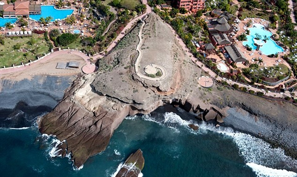 Napätie na Kanároch eskaluje: Obyvatelia protestujú proti masovému turizmu