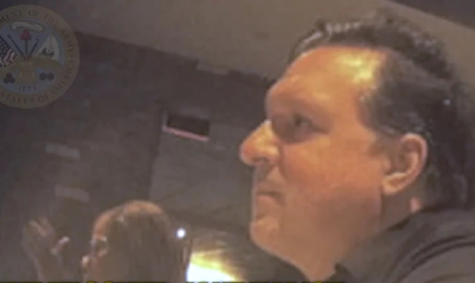 Novinárka v utajení vymámila z armádneho experta jadrové tajomstvá