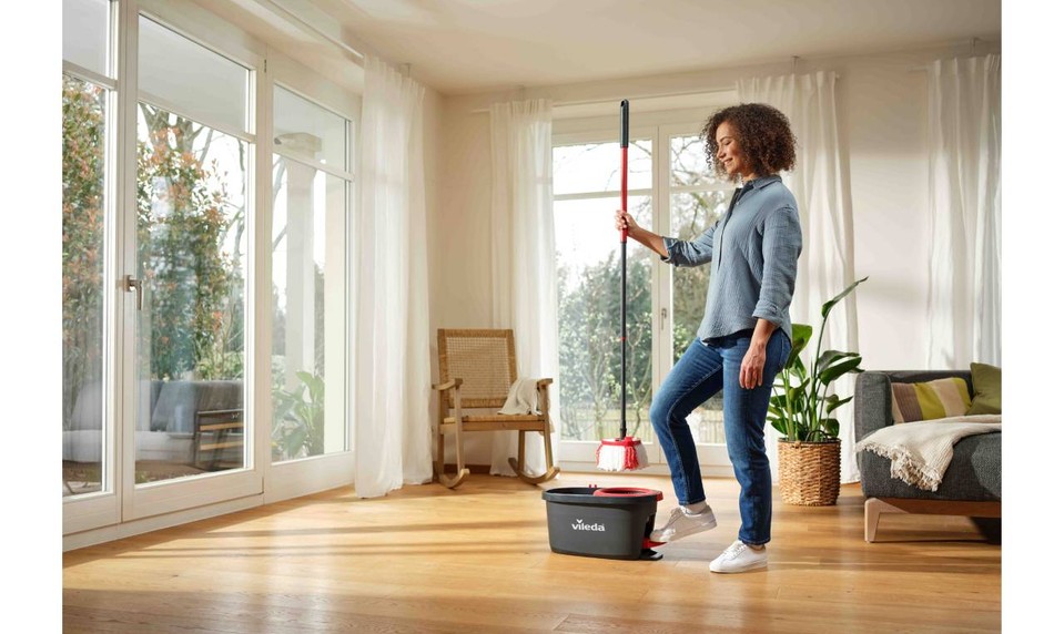 Plavte sa s vlajkovou loďou Vileda na vlne navoňaných podlahových krytín