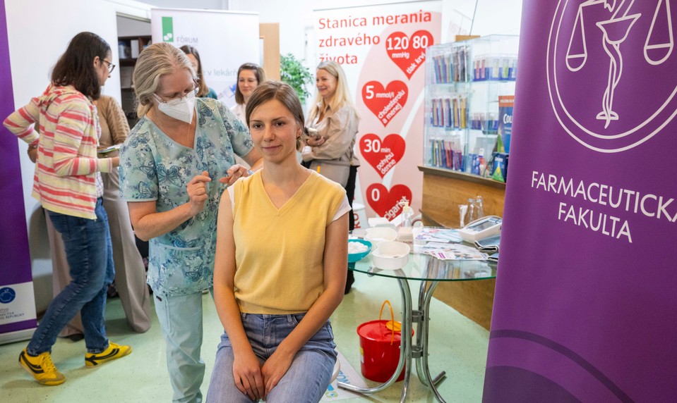 Vakcín proti chrípke má byť tento rok viac. Prvé dávky už dorazili na Slovensko