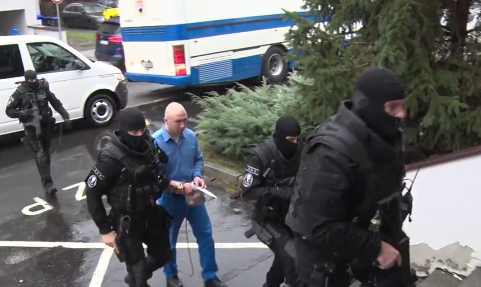 Najhľadanejší väzeň na úteku bude čoskoro na slobode. Hrozí mu dohľad aj po prepustení