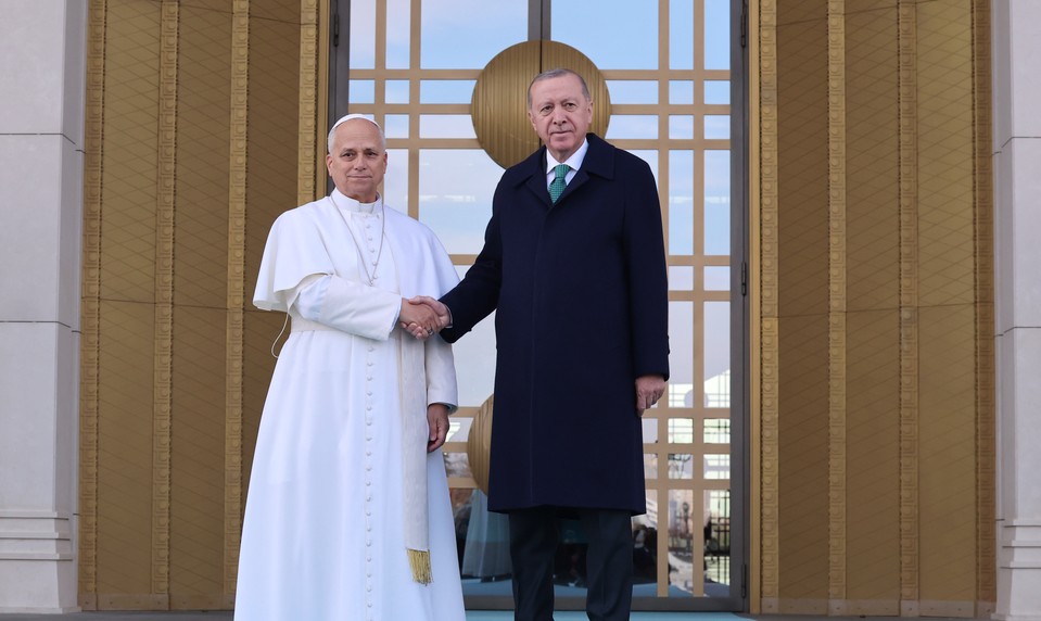 Pápež v Turecku vyzval na zbližovanie národov. Skritizoval rast napätia vo svete