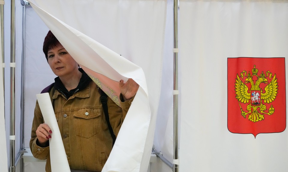 Rusi sa pripravujú na najhoršie. Počet žiadostí o pomoc s útekom z krajiny vzrástol osemnásobne