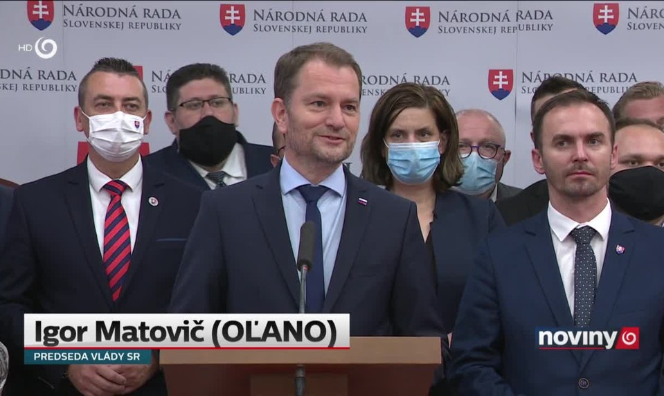 Poslanci rokovali až do rána