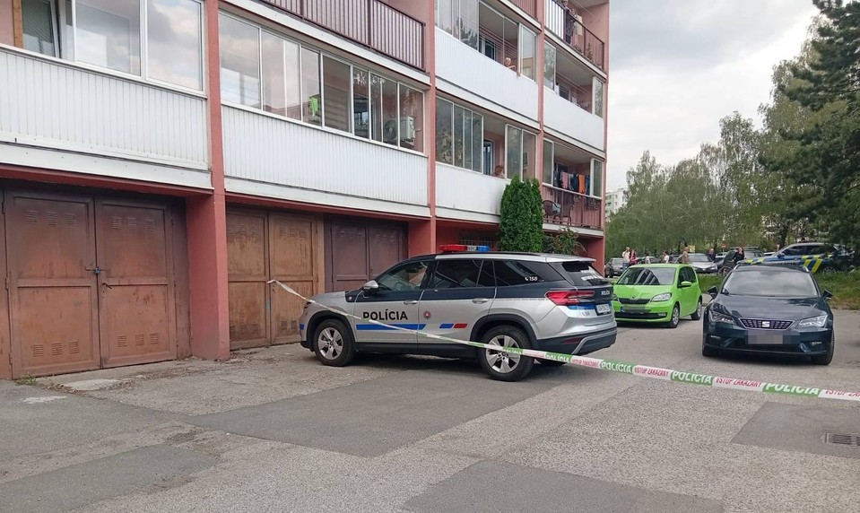 Evakuácia na sídlisku v Košiciach: Obyvateľ si domov priniesol muníciu z lesa