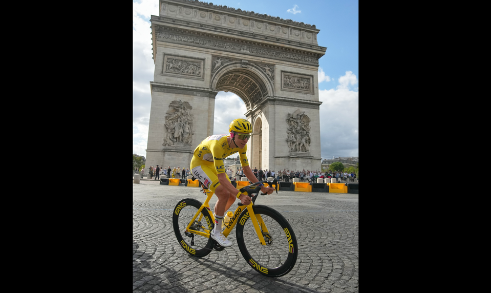 Piaty triumf a miesto medzi legendami. Pogačar opäť ovládol Tour de France