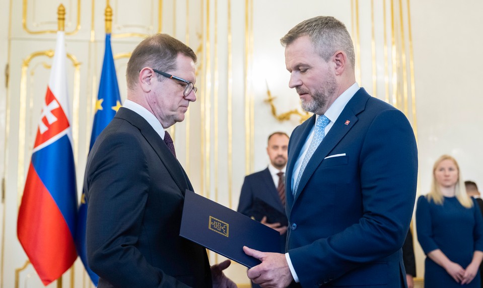 Prezident Pellegrini prijal demisiu Kmeca. Vo funkcii ho nahradí jeden z ministrov