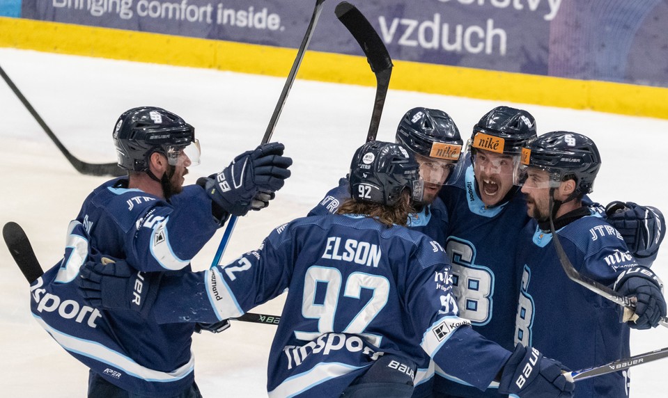 Slovan ozbíjal Zvolen, Vlci prišli o stopercentnú bilanciu
