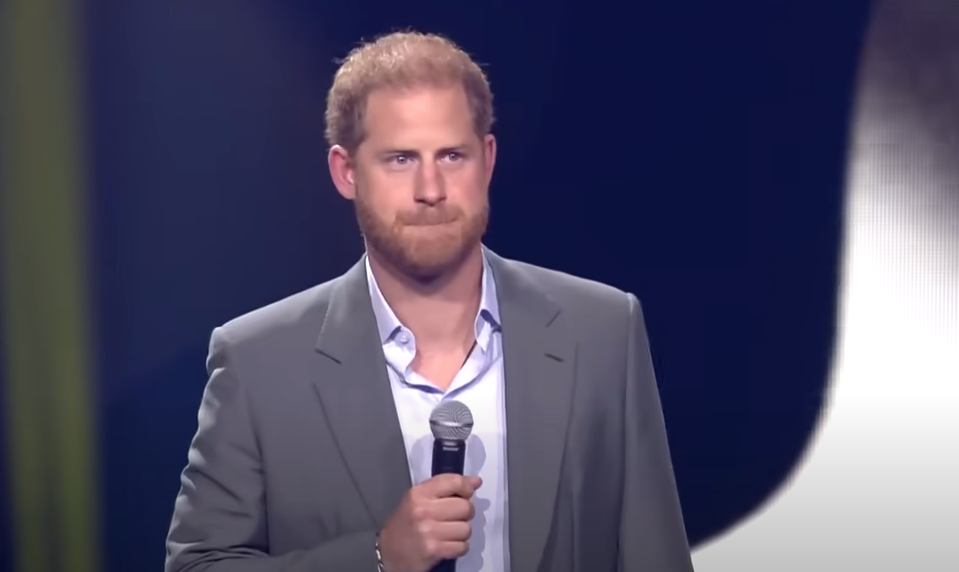 PRVÉ vyjadrenie princa Harryho po návrate do Británie! TOTO novinárom povedal!
