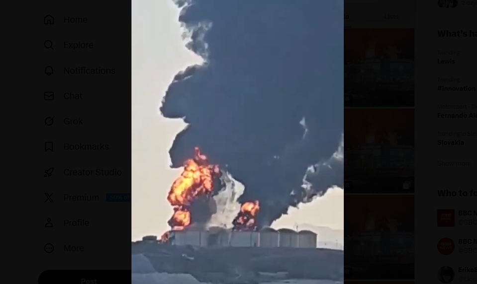 Najväčší úder na ruskú energetiku: Tri prístavy v plameňoch, odstavených je 40% vývozu ropy