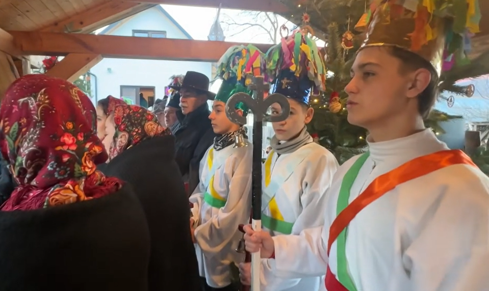 Keď koledy dedia synovia: Betlehemské obchôdzky v Poloninách