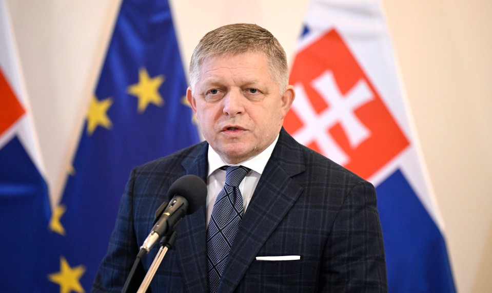 Ak sa dôvera neobnoví, Taraba skončí. Fico pripustil personálnu výmenu