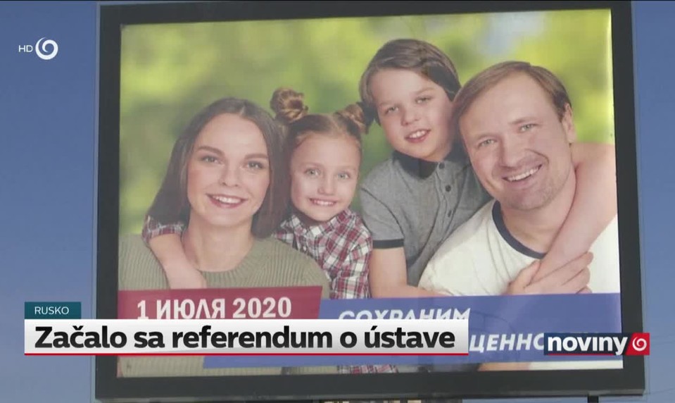 Začalo sa referendum o ústave