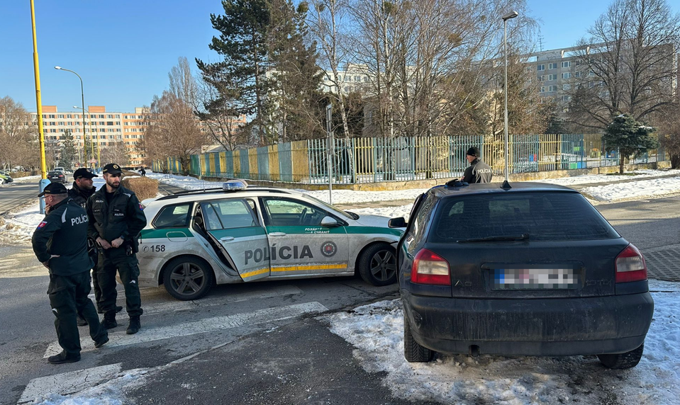 Policajná naháňačka v Košiciach: Auto s prešovskou ŠPZ unikalo pred políciou