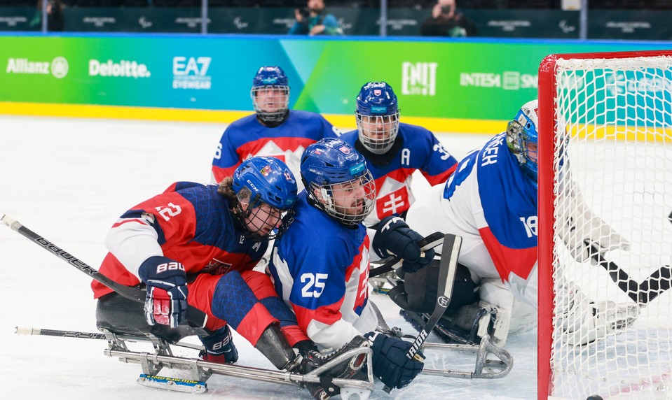 Parahokejisti podľahli Česku 1:8