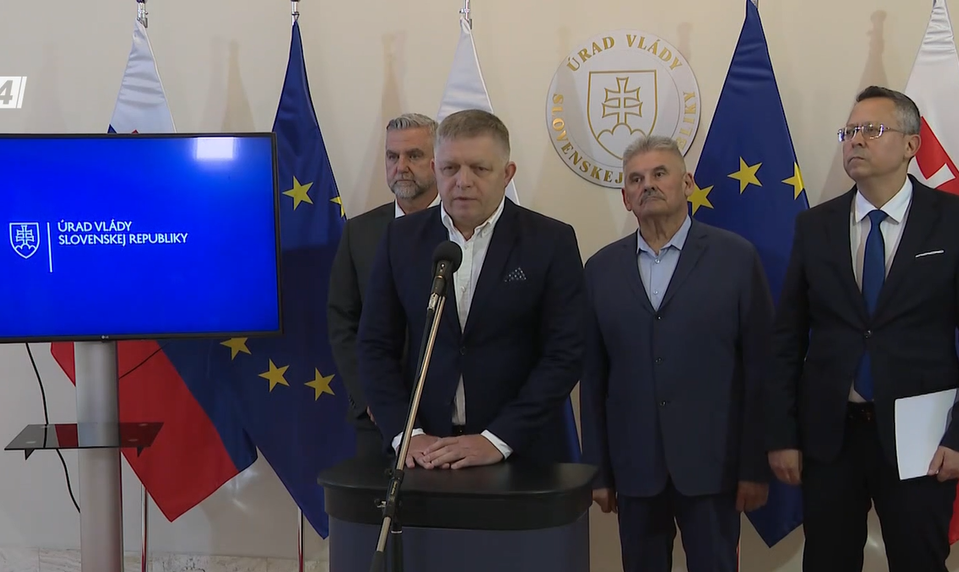 Premiér citoval Reuters o nedôvere médií. Štúdia ale poukazuje aj na politické zásahy