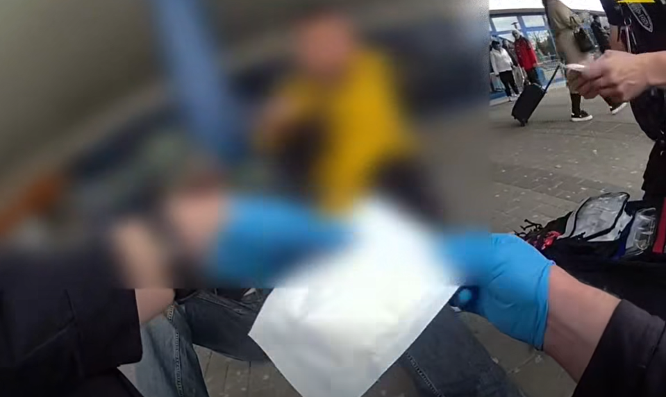 VIDEO: Hádka vyústila do útoku. V Trnave bodli muža priamo pri stanici