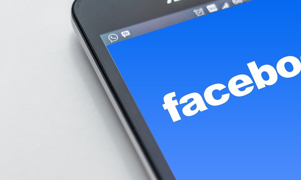 Facebook postihol výpadok. Používatelia sa nemôžu dostať k svojim účtom