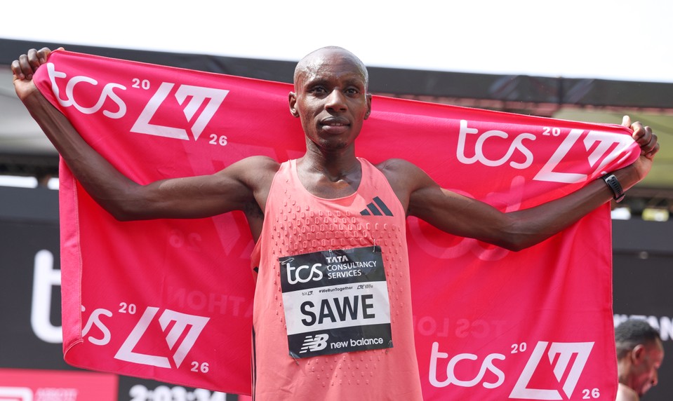 Keňan SAWE je historicky prvý maratónec s časom pod dve hodiny