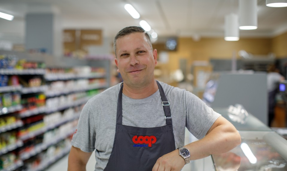 Odišiel, aby zistil, kam patrí. Dnes je Vladko v COOP Jednote predavačom, od ktorého sa učia ostatní