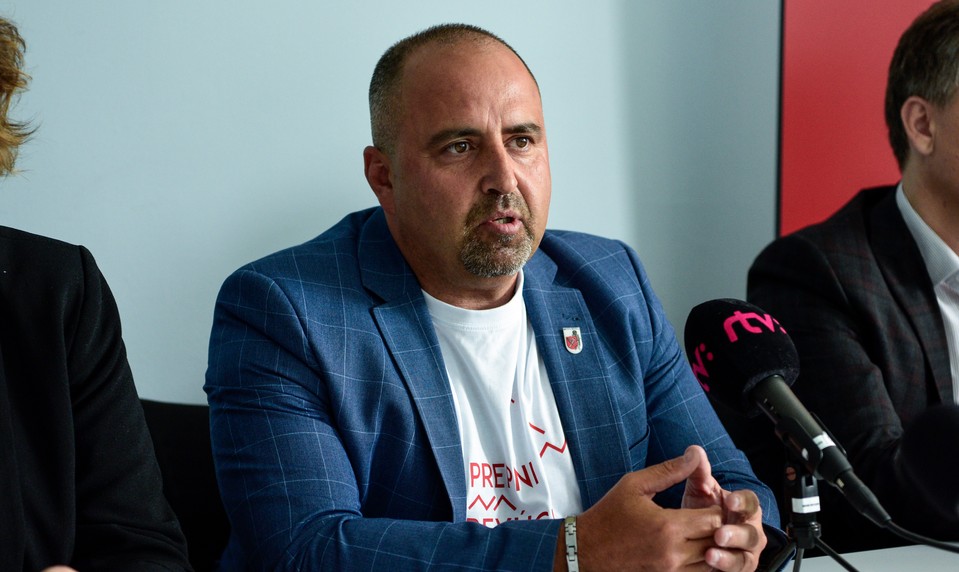 Primátor Revúcej opätovne čelí obvineniu z marcovej jazdy pod vplyvom