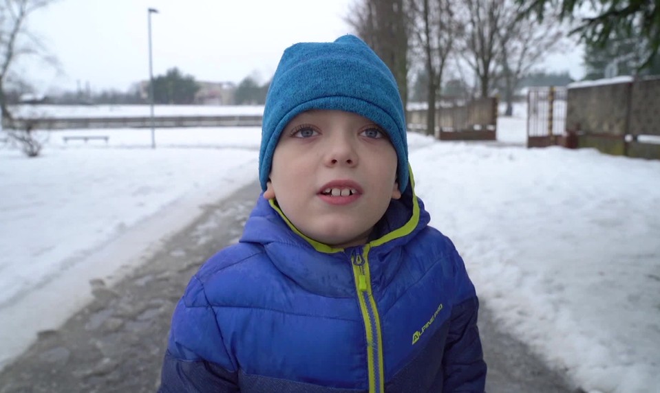 Každý krok bolí, no ide ďalej: Adam už 8 rokov bojuje so zriedkavou chorobou