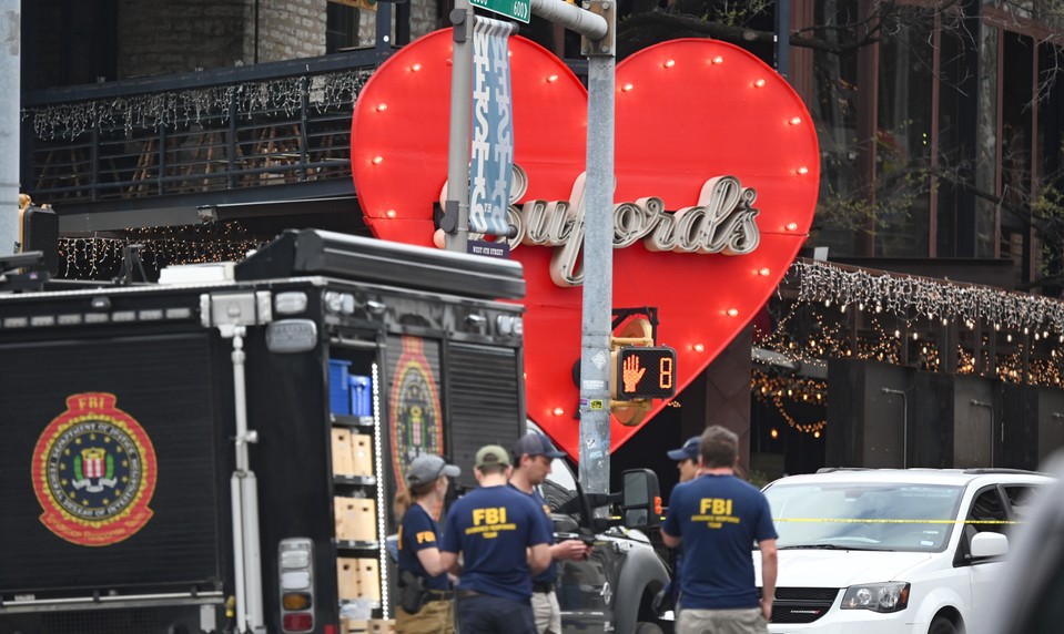 Streľba v texaskom bare si vyžiadala tri obete. Hlásia ďalších 14 zranených