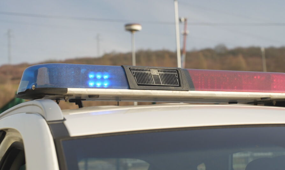 Osobné aj nákladné autá musia obchádzať. Nehoda zastavila premávku pri hraniciach s Českom