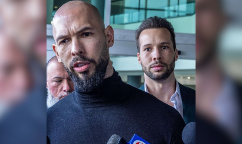 Andrewa Tatea a jeho brata zadržali v USA. Británia proti nim vzniesla nové obvinenia