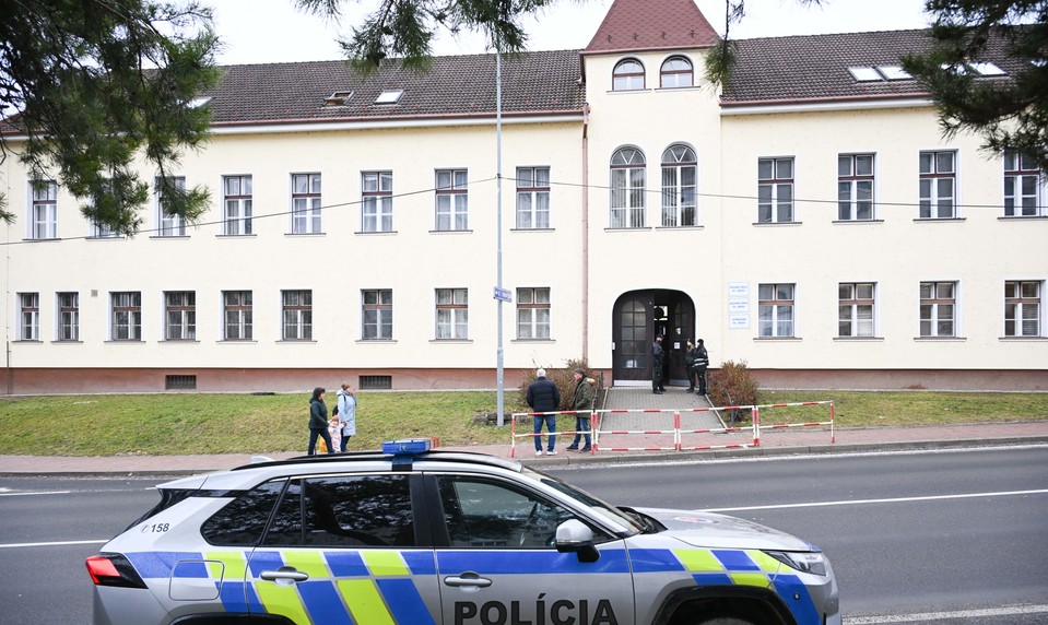 Rodičia si po streľbe si prišli po deti: Ráno ich odovzdáte do školy a bojíte sa, hovorí vystrašená mamička