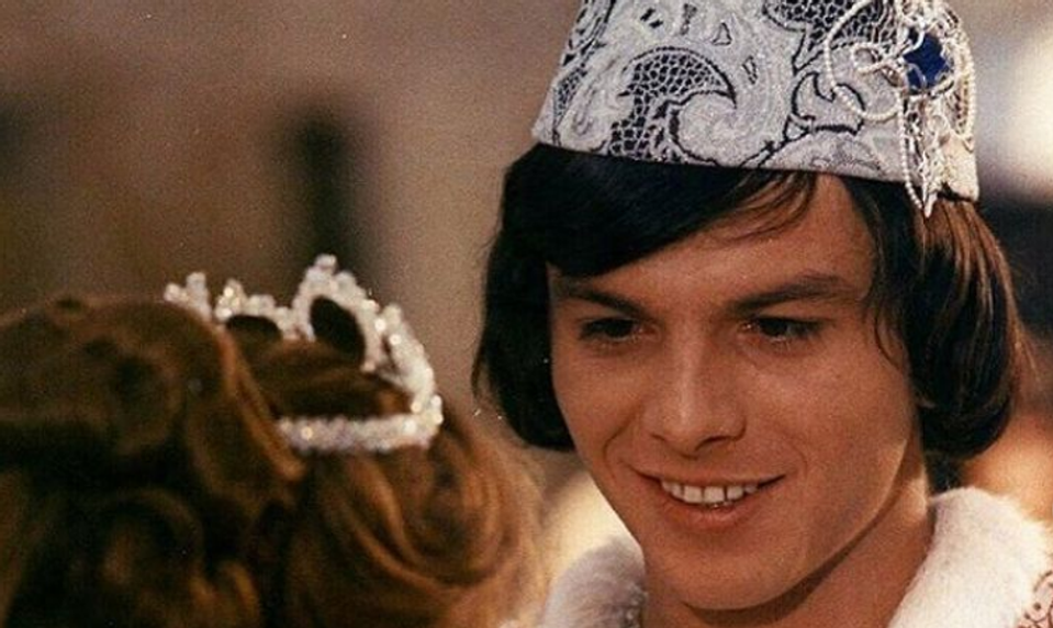 Zlý začiatok roka pre princa z Popolušky! Akútna hospitalizácia!