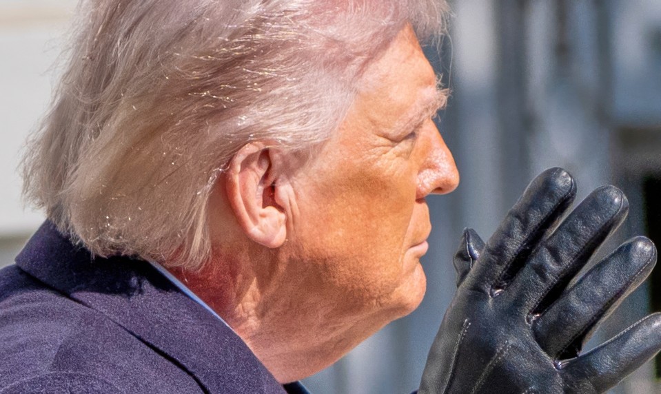 Červený fľak na krku Donalda Trumpa vyvolal otázky: Biely dom odhaľuje príčinu