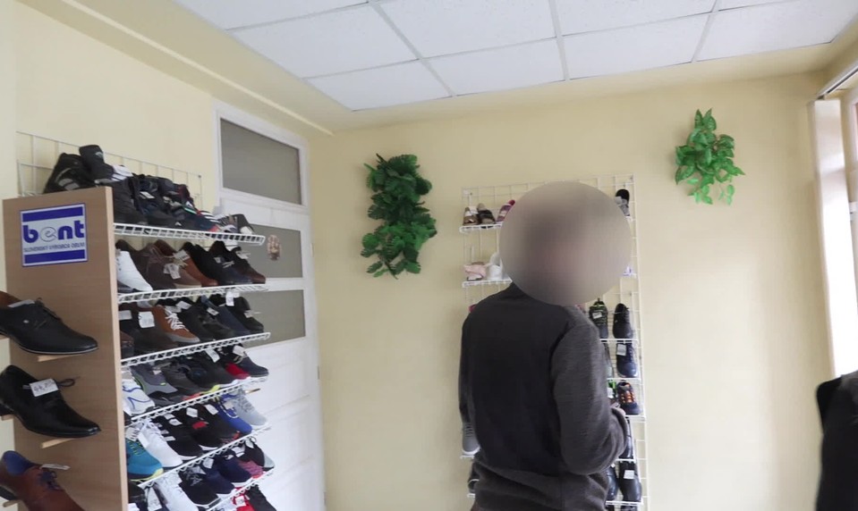 Mladík útočil s nožom v obchode. Plánoval sa vrátiť, aby svoj čin dokončil