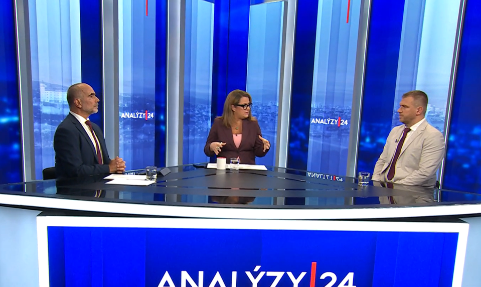 "Keď je kráľovstvo vo vnútri rozdelené, tak nemôže vydržať," povedal v Analýzych 24 Čaučík