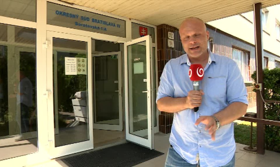 Matúška zavalil strom, vinníka zatiaľ nenašli