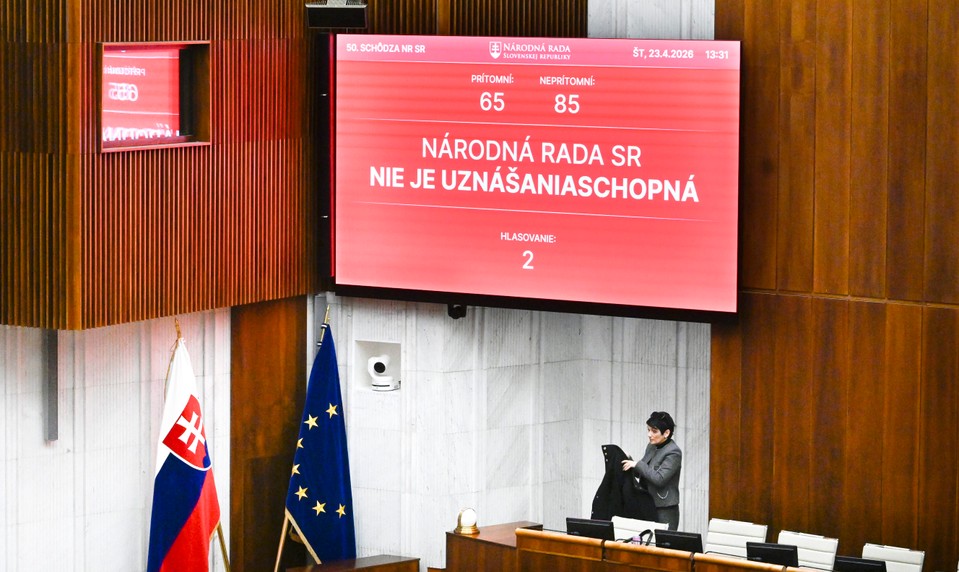 Šutaj Eštok odvolávaniu unikol. Mimoriadnu schôdzu neotvorili ani na štvrtý pokus