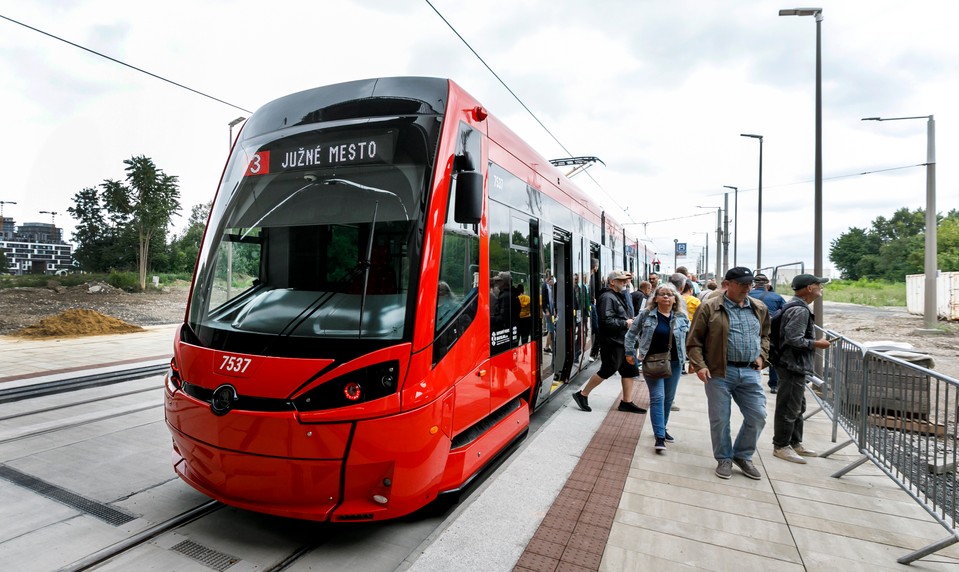 Bratislava obnovuje električky: Linky 3 a 4 sa vracajú na Špitálsku