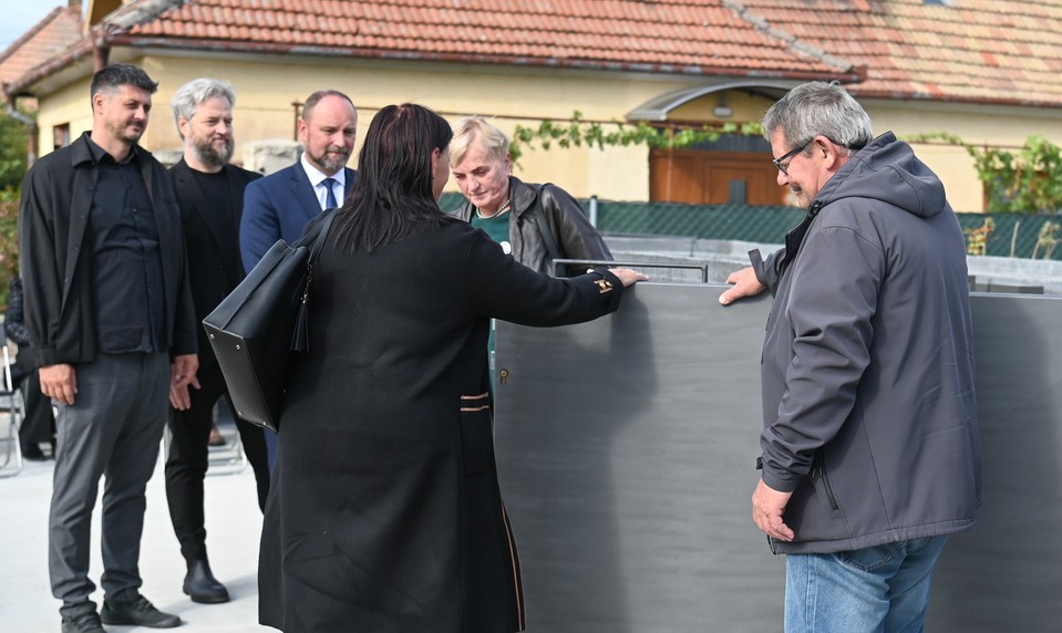 Vo Veľkej Mači otvorili Pamätník slobody slova
