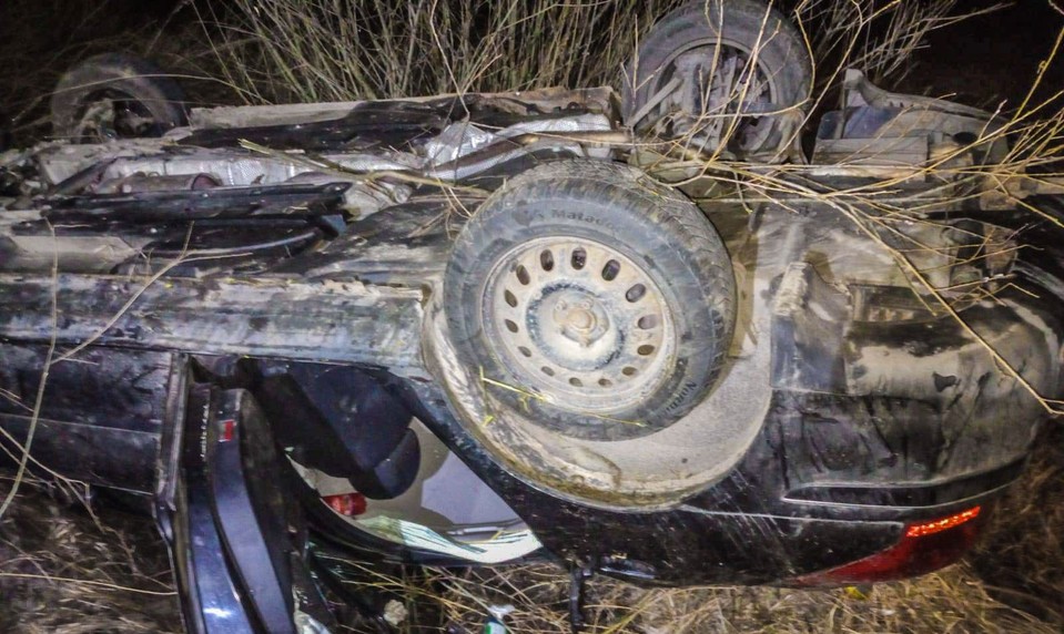 Štrnásťročný chlapec bez vodičáku havaroval. Dve dievčatá utrpeli vážne zranenia