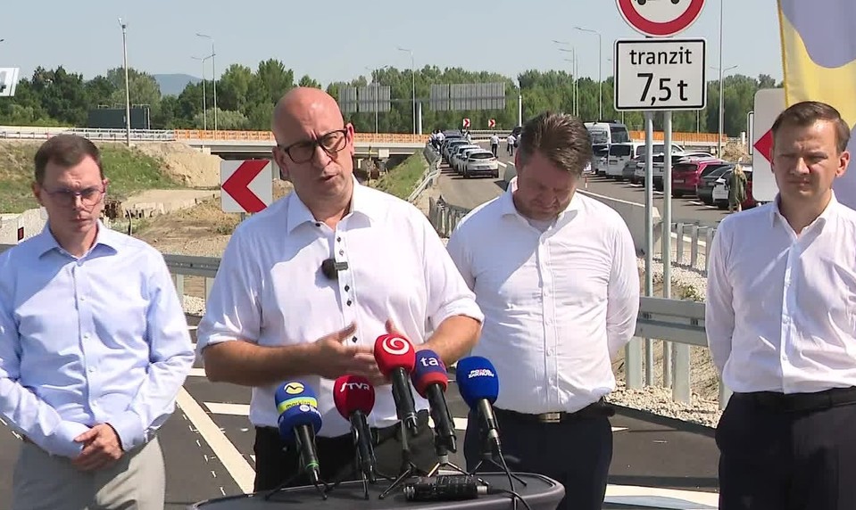 Tlačová beseda ministra dopravy k novému úseku D1