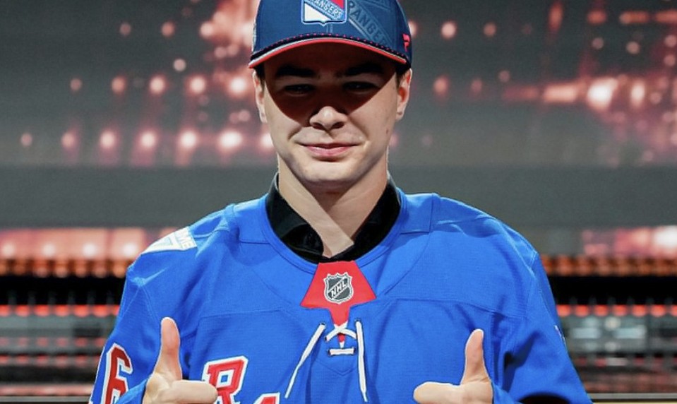 CHRENKO si na NHL musí počkať, sezónu odohrá doma
