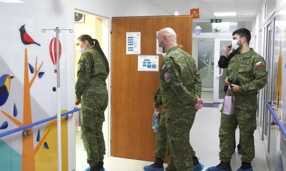 Vojaci zo Zvolena vyzbierali 5200 eur pre Detskú fakultnú nemocnicu