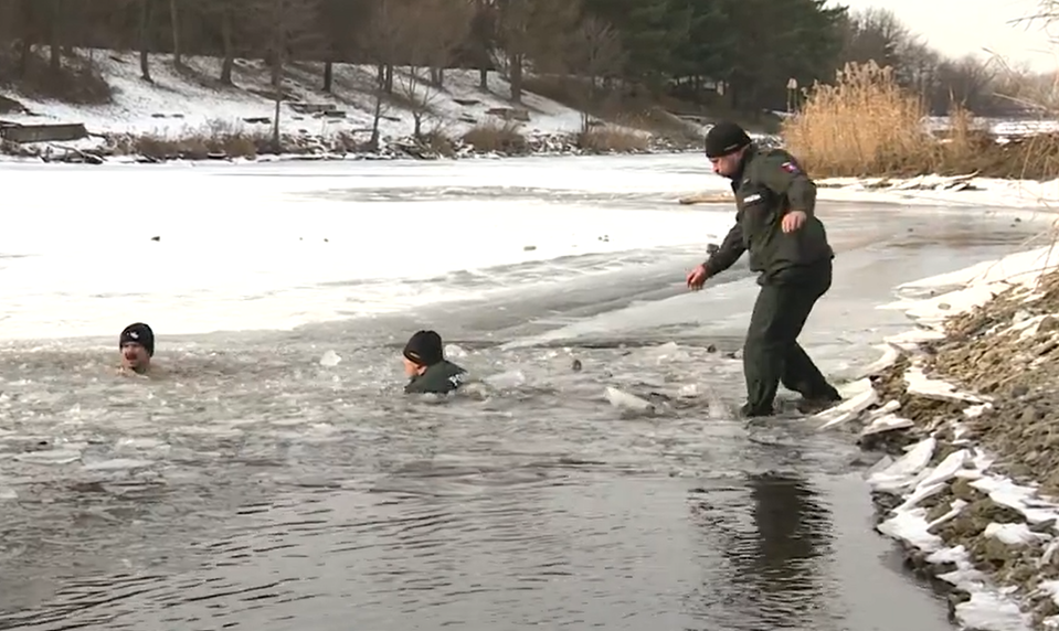 Do ľadovej vody s rozumom: Na čo si dať pozor pri otužovaní?