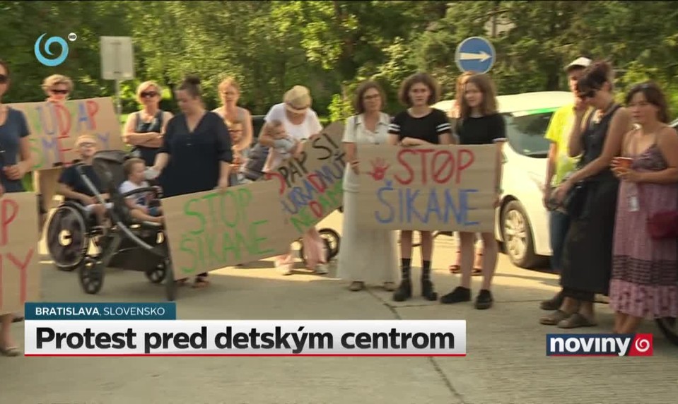 Protest pred detským centrom