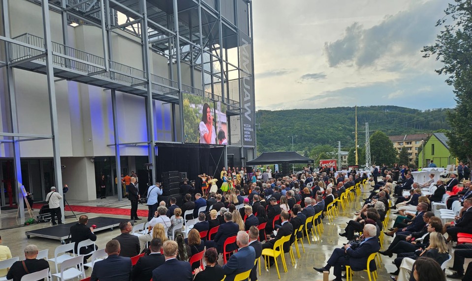 V Medzilaborciach otvorili múzeum Andyho Warhola. Prišiel aj prezident Pellegrini