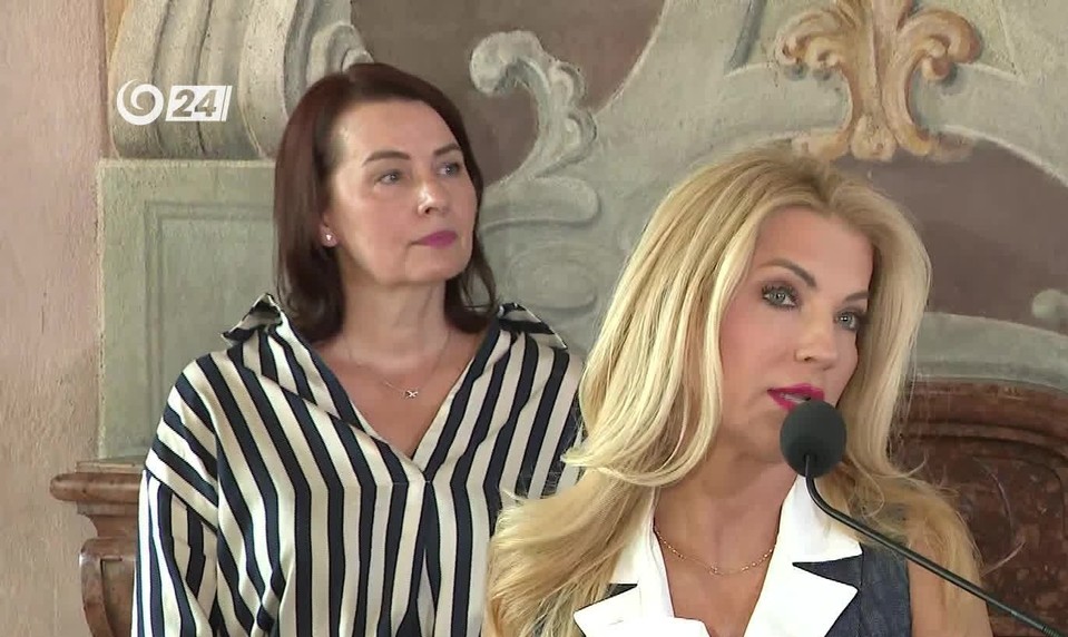 Tlačová beseda ministerky kultúry k obnove kaštiela
