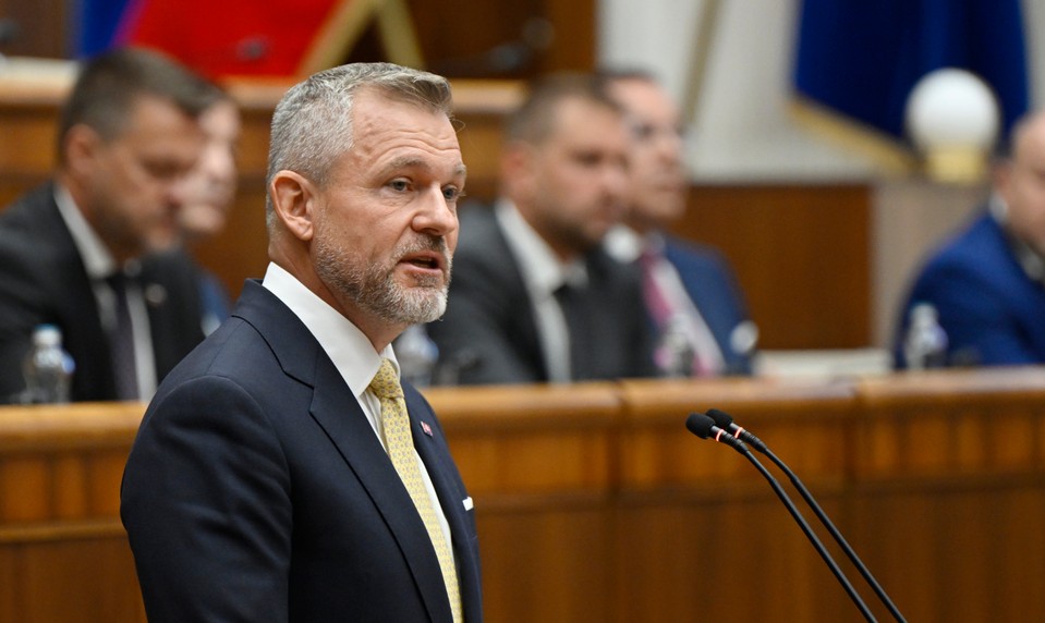 Prezident podpísal novelu rozpočtových pravidiel. Štát aj samosprávy čakajú zmeny